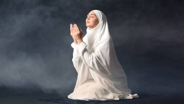 Muslimah Harus Tahu, Berikut Tata Cara Mandi Wajib Setelah Haid